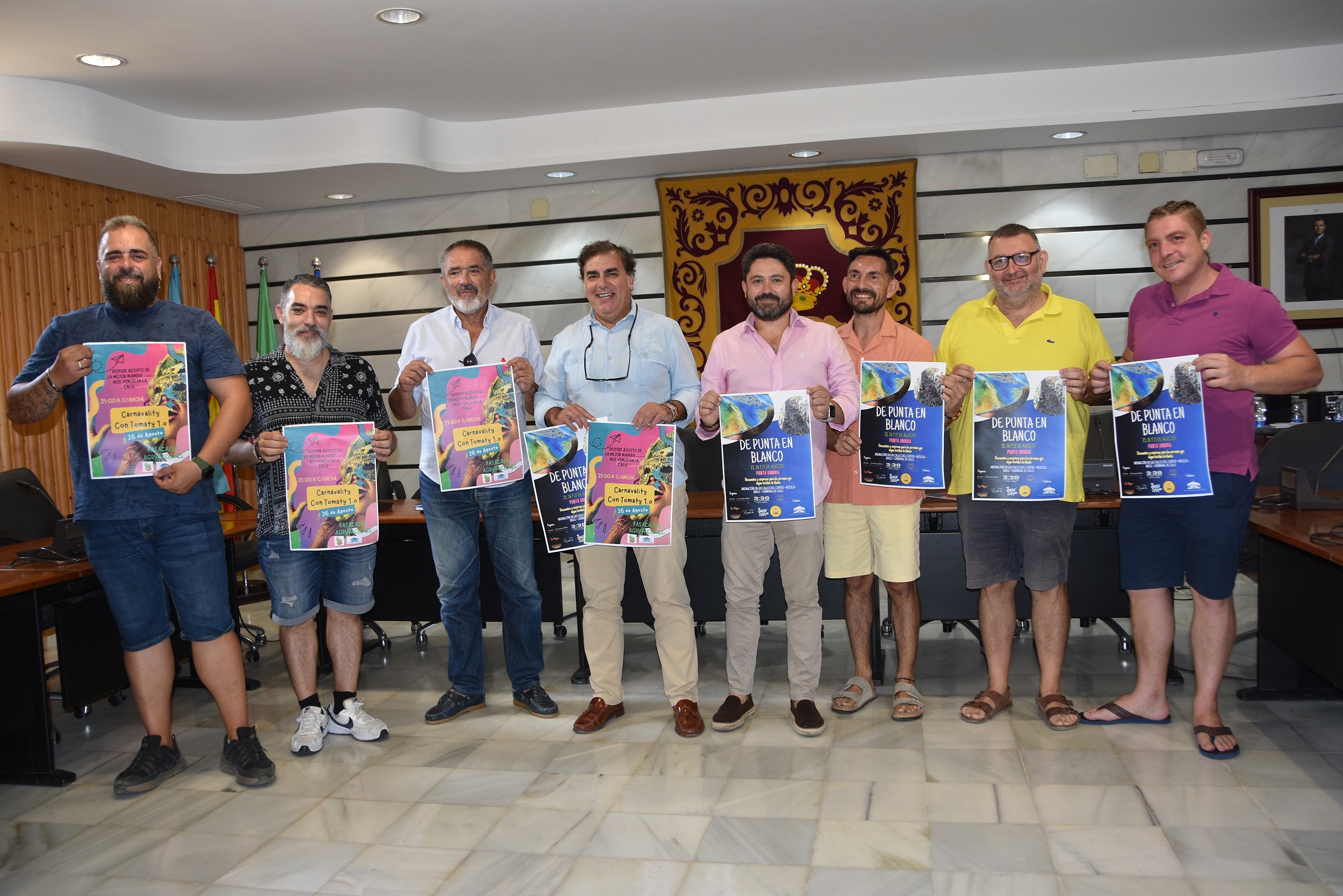 Punta Umbría se viste este fin de semana 'De Punta en Blanco' y refuerza el ocio del sábado en la zona centro con Carnaval en la calle