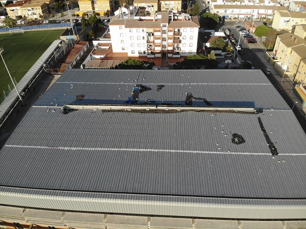 El alcalde de Punta Umbría adjudica la redacción del proyecto para reparar la cubierta del pabellón Hernández Albarracín