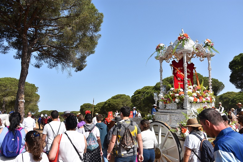 Punta Umbría peregrina este lunes al recinto romero para buscar la Santa Cruz